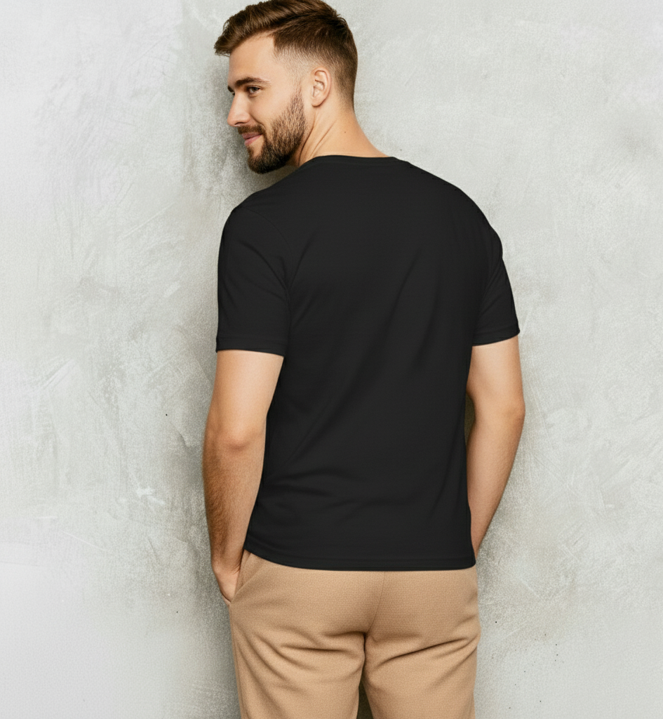 camiseta negra espaldas